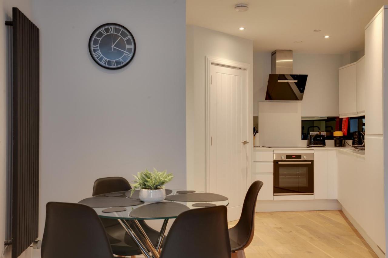 New London Life Executive Apartments Τσέλμσφορντ Εξωτερικό φωτογραφία