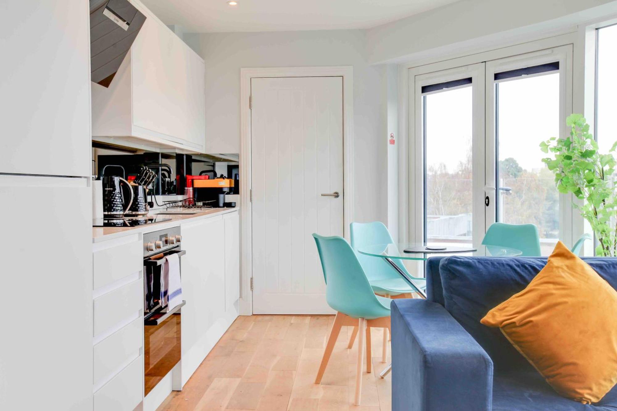 New London Life Executive Apartments Τσέλμσφορντ Εξωτερικό φωτογραφία