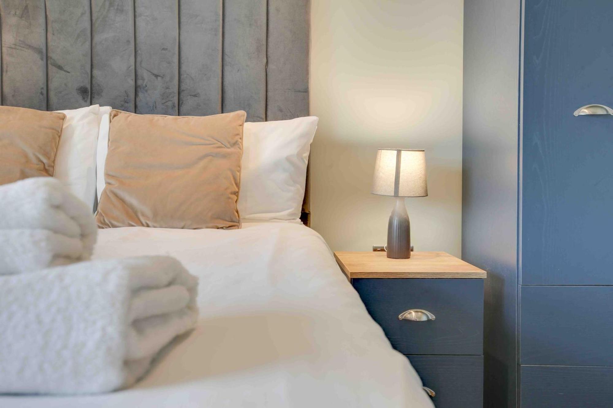 New London Life Executive Apartments Τσέλμσφορντ Εξωτερικό φωτογραφία